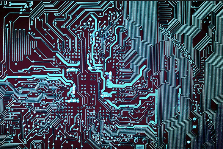 기술 혁신은 HDI PCB 시장 성장을 빠르게 주도합니다